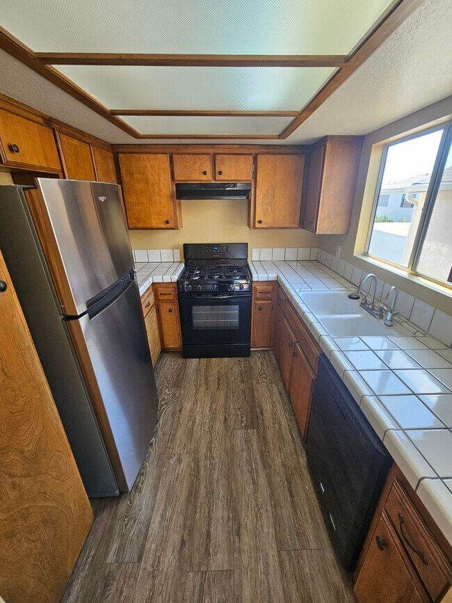 Foto del edificio - 12th St Omid