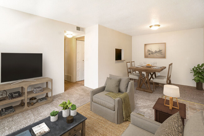 Dining and Living Area - Cottonwood Creek