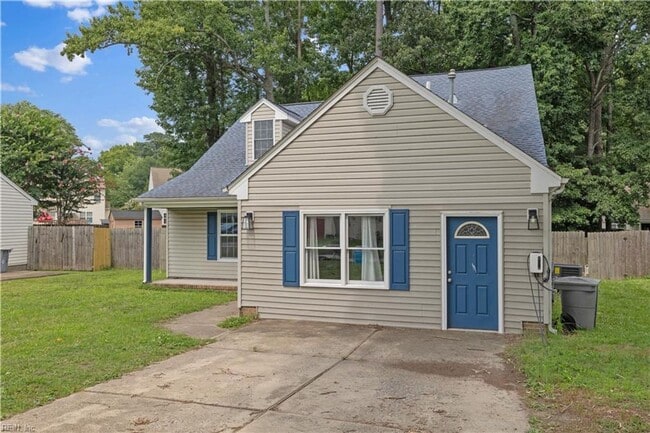 Building Photo - Spacious 4-Bedroom Home in the Heart of Ha...