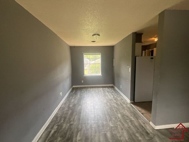 Foto del edificio - 411 Elm Ave