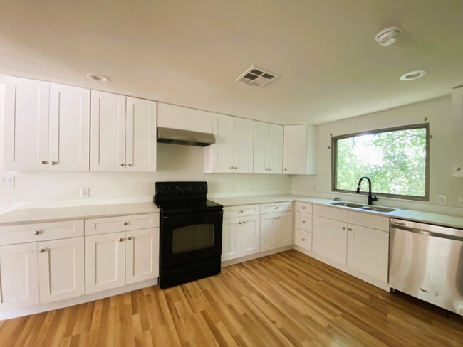 Foto del edificio - 201 Harmons Way