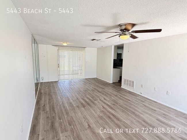 Building Photo - 5443 Beach St