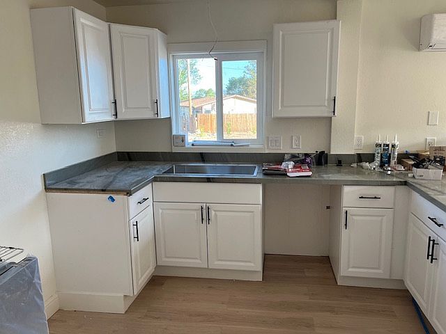 Foto del edificio - 1595 Short Ridge Dr