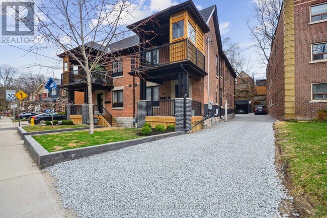Photo du bâtiment - 129 Kenilworth Ave