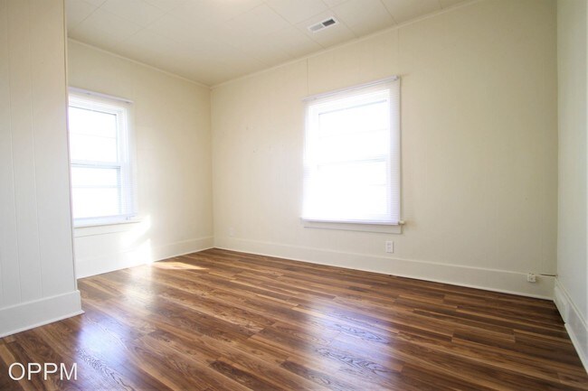 Building Photo - 3 br, 1 bath House - 116 N. 40th