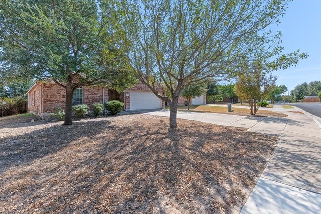 Building Photo - 208 Pecanwood S