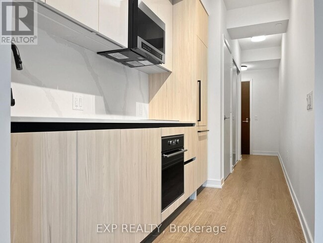 Photo du bâtiment - 425 Front St E