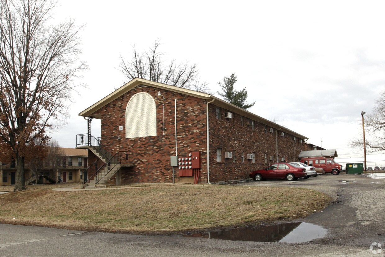 Building Photo - 4517 Beechbrook Rd
