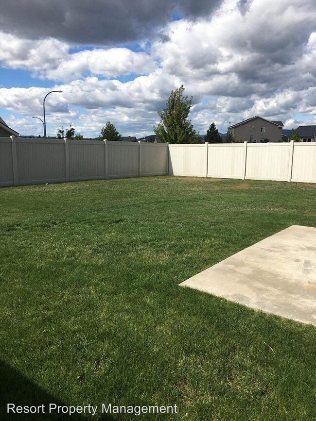 3 br, 2 bath House 2743 Glidden St. B House Rental in Post Falls