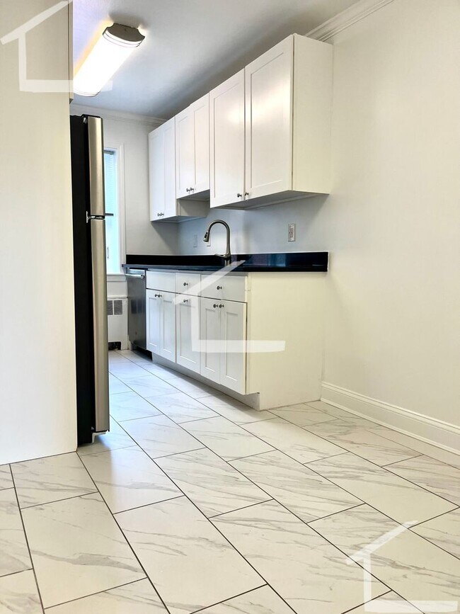 Building Photo - Renovated Brookline 1-Beds Near the T