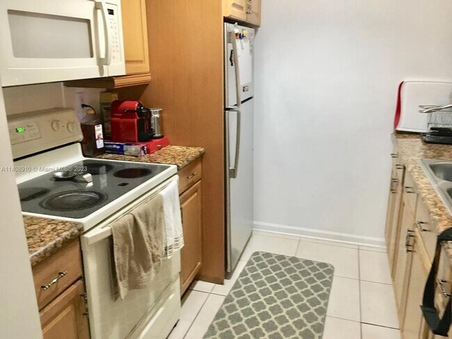 Building Photo - 6734 NW 192nd Ln