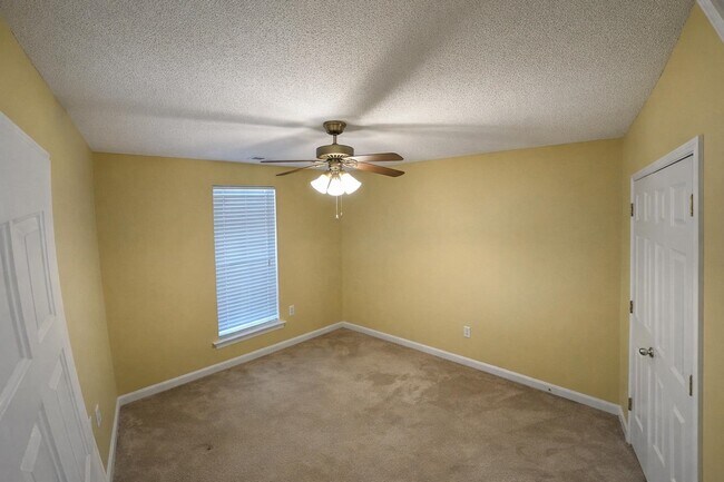 Foto del edificio - 5428 Gold Leaf Ln