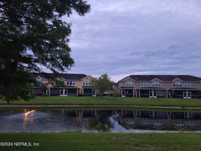 Foto del edificio - 13410 English Peak Ct