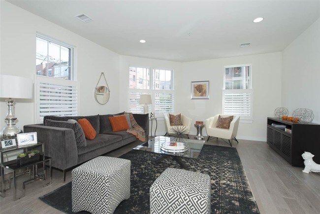 Foto del edificio - 128 Harrison St