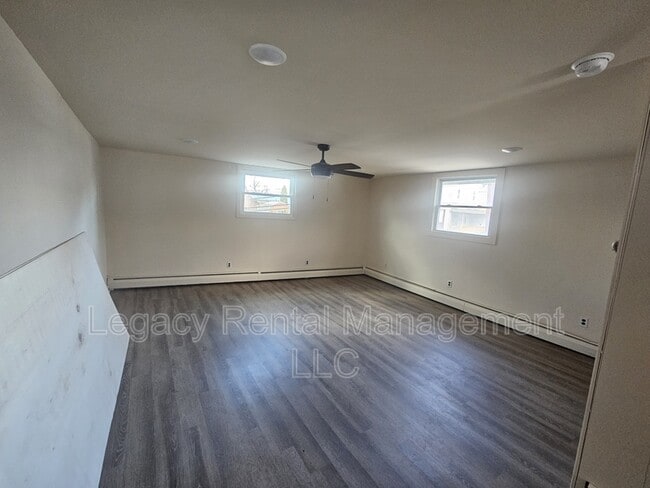 Building Photo - 168 S Main St