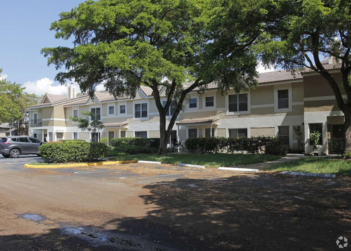 Foto principal - IMT BelaSera at Forest Hills