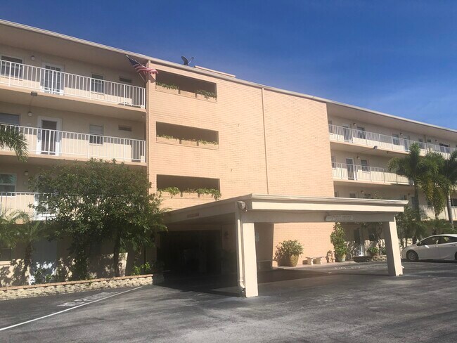 Foto del edificio - 2620 NE 1st Ct