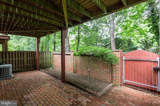 Foto del edificio - 6859 Williamsburg Pond Ct