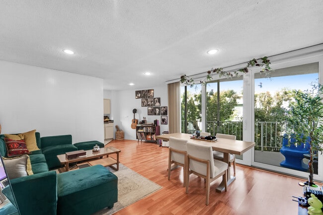 Foto del edificio - 691 Levering Ave