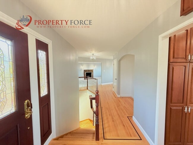 Building Photo - 3145 Alanhill Ln