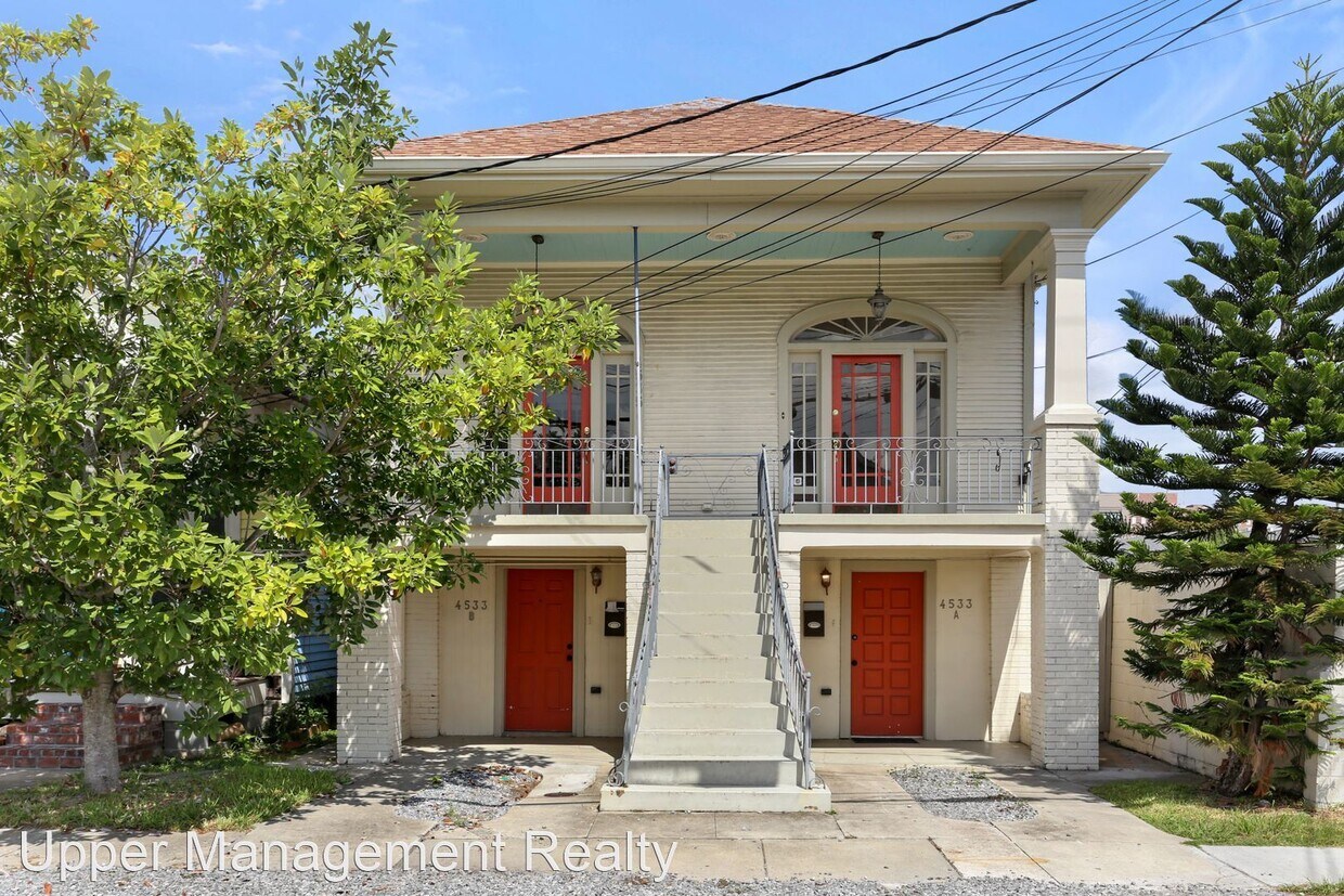 Primary Photo - 4 br, 2 bath Apartment - 4533 - 4535 Lasal...