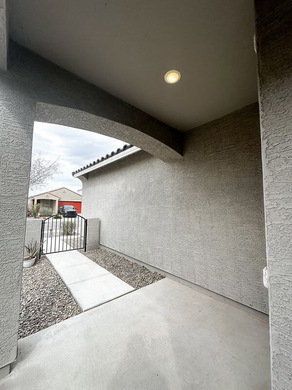 Foto del edificio - 40523 W Shaver Dr