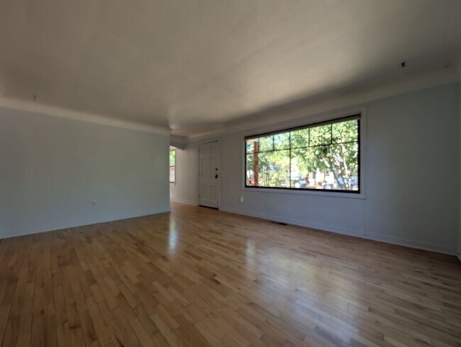 Foto del edificio - Great 2 Bedroom, 1 Bathroom home in Eugene!