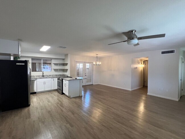 Foto del edificio - Discover this fully renovated 2-bedroom, 2...