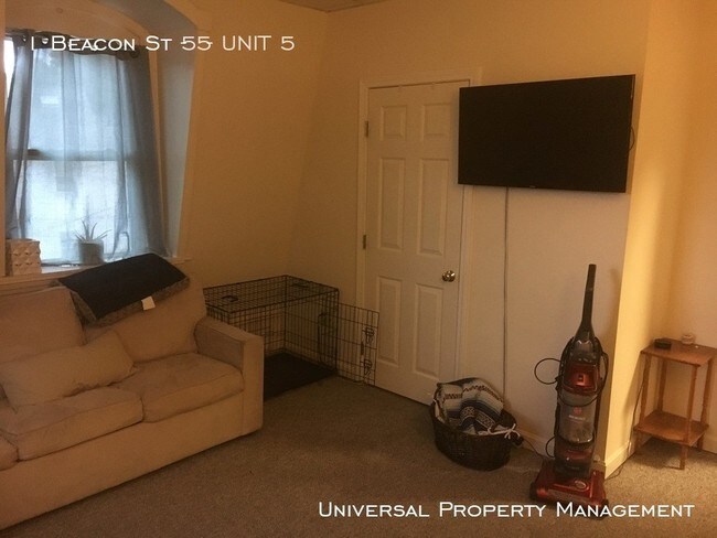 Building Photo - One Bedroom Apartment in Downtown