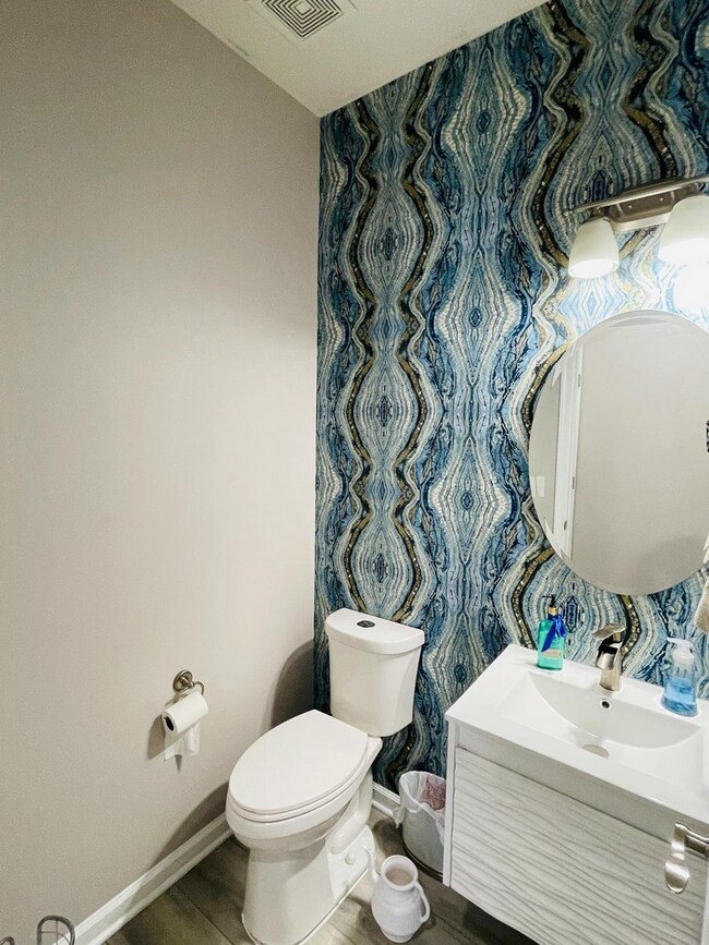 Foto del edificio - STAFFORD - SPARKLING NEWER 4 BEDROOM HOME ...