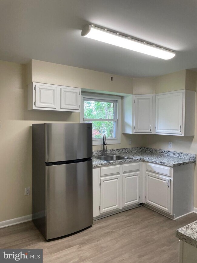 Foto del edificio - 6650 Seneca Farm Rd