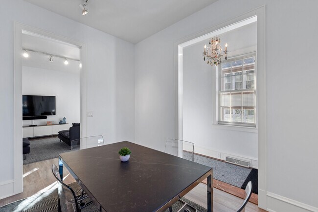 Foto del edificio - 1744 N Palmer St