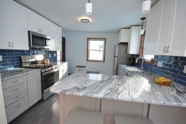 Foto del edificio - Beautiful 2bed Home With New Renovations F...