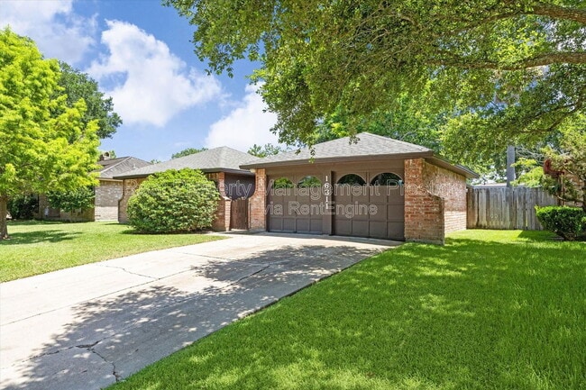 Building Photo - 16311 Forest Bend Ave