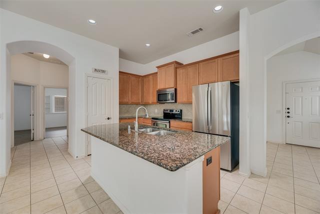 Foto del edificio - 6556 Fairview Dr
