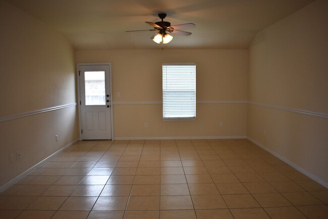 Building Photo - 1700Tru