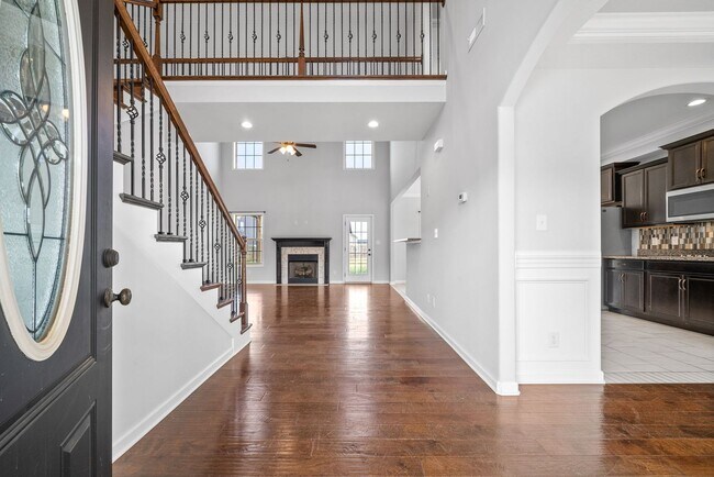 Building Photo - *** GREAT TWO STORY CONTEMPORARY HOME ***