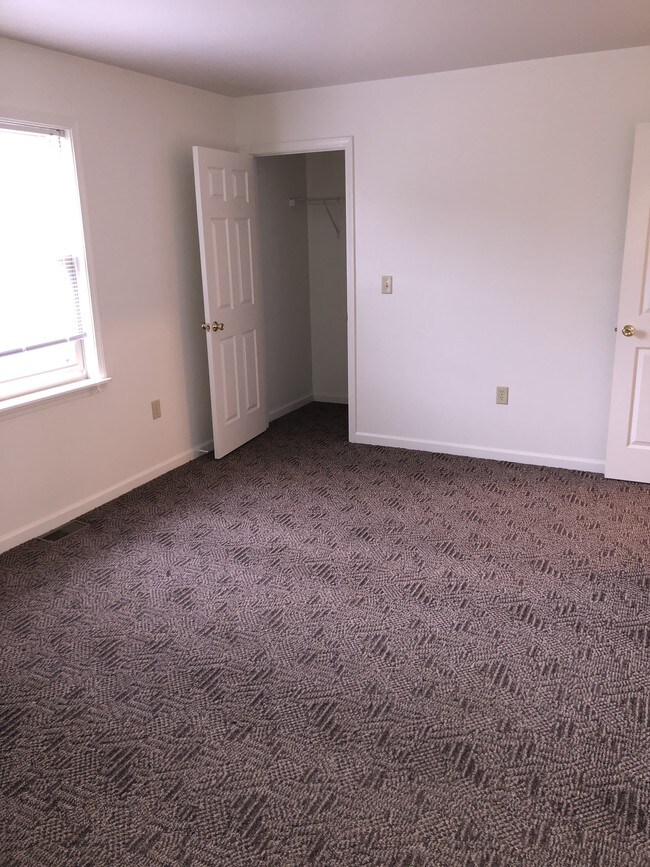 15172 Sprucevale Rd Unit A, Calcutta, OH 43920 Apartment for Rent in