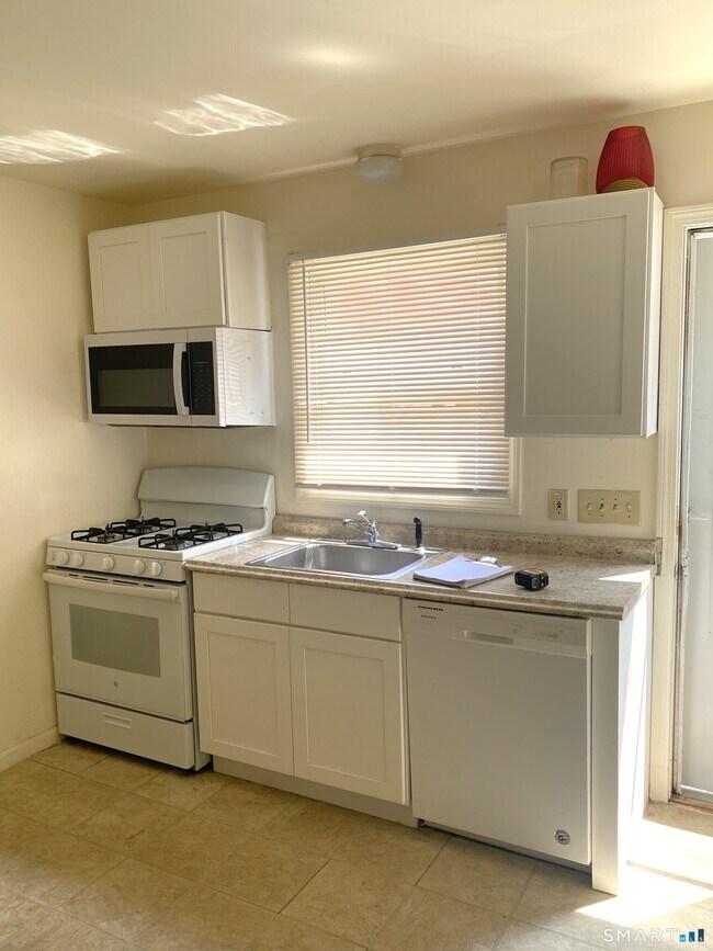 Foto del edificio - 663 Newhall St