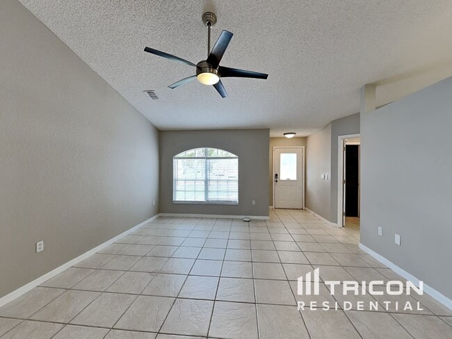 Building Photo - 8421 Bay Dr