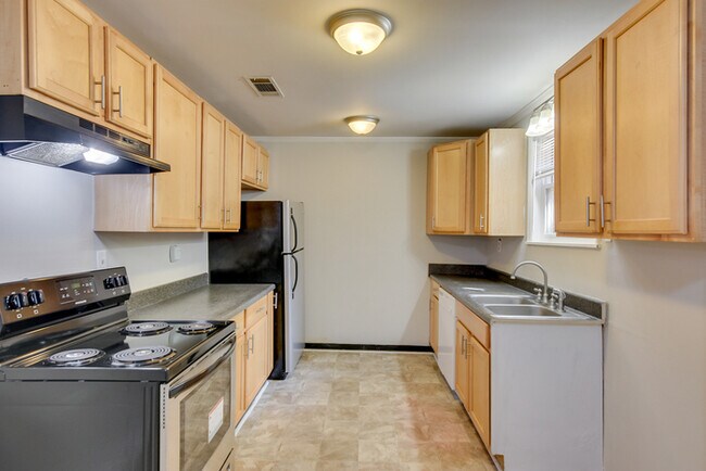 Building Photo - Four Bedroom Close to Augusta University