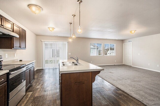 Foto del edificio - Newer 3 bedroom Condo