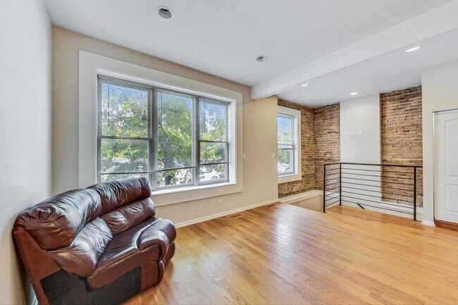 Foto del edificio - 2839 W Cortez St