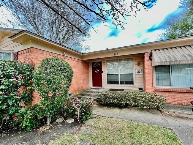 Building Photo - 413 Brazos St