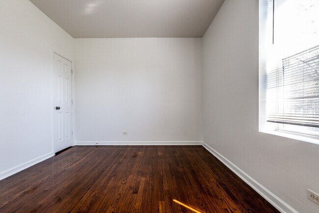 Habitación - 7409 S Yates Blvd