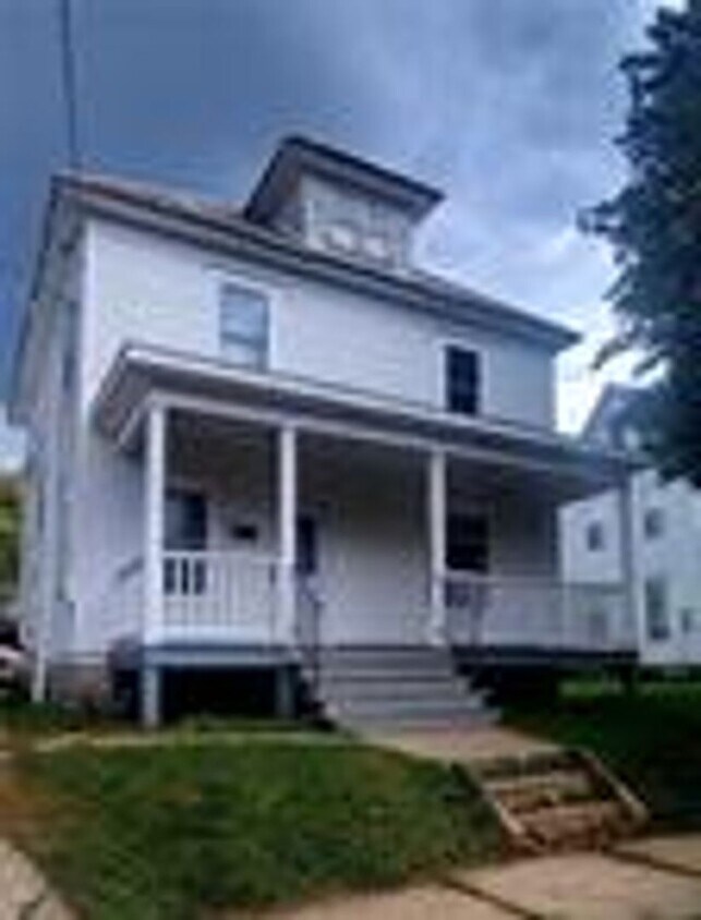 Primary Photo - 4 Bedroom 1.5 Bath Rental