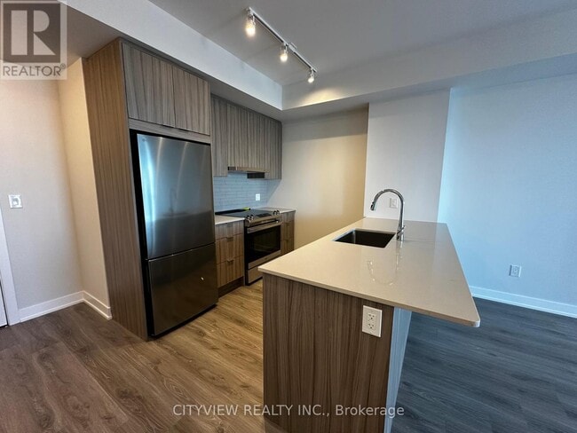 Building Photo - 430-4430 Square One Dr