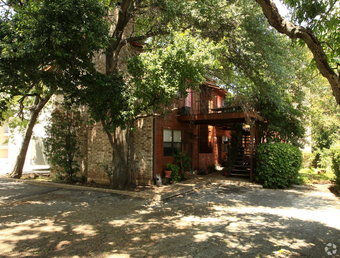 5624 Woodrow Ave, Austin, TX 78756 Apartments in Austin, TX