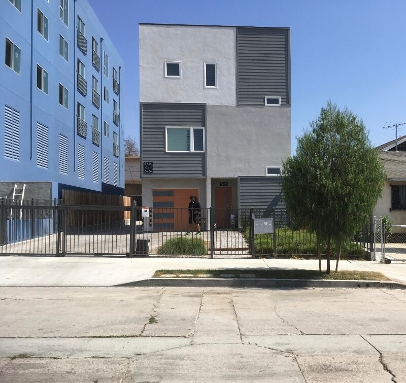 Primary Photo - 646 Serrano Ave