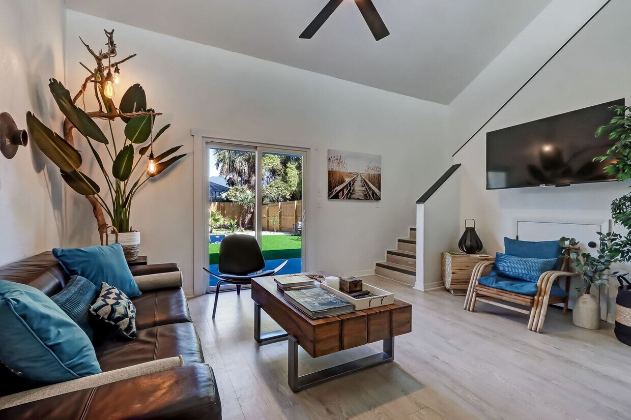 Foto principal - 2703 Seagate Ln N